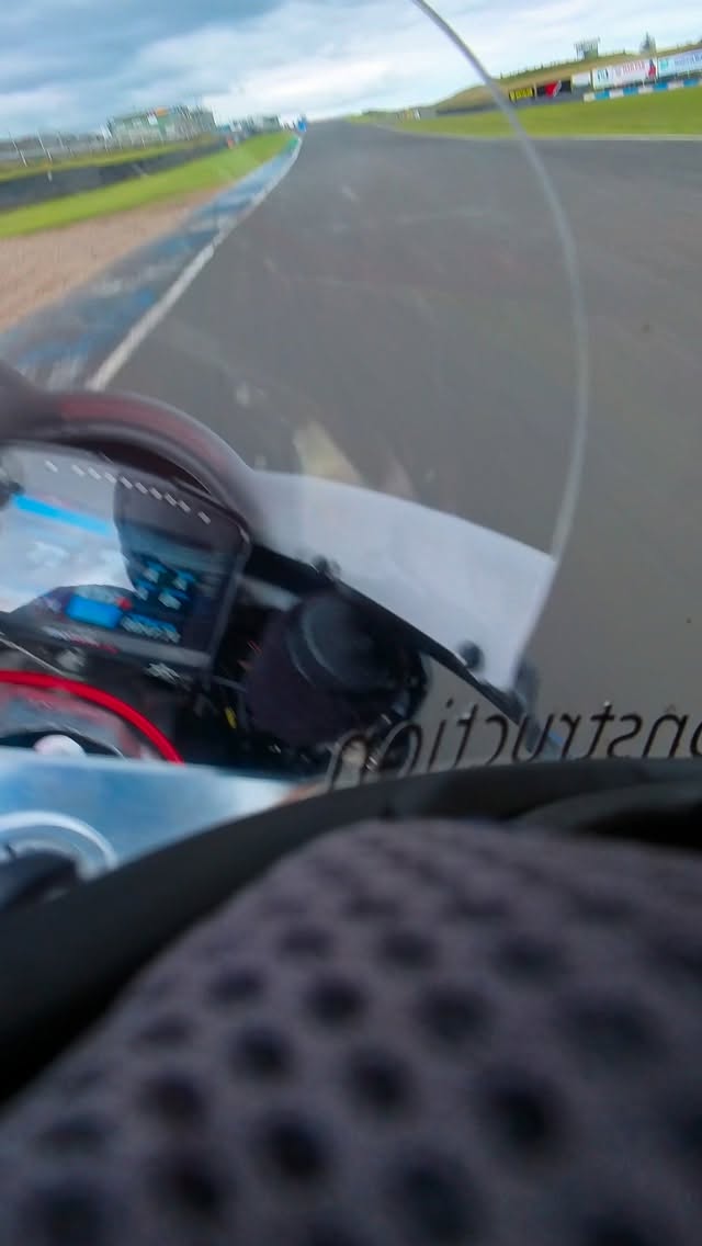 @knockhillracingcircuit on the @cheshiremducati V4r earlier this year!@insta360#superbike #onboa....
