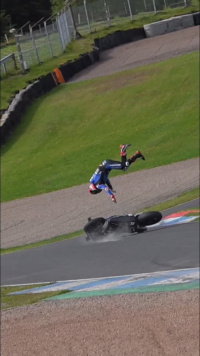 Not one of my finest moments from 2025 😅 note to self - don’t use dirty kerbs 🤦🏼....