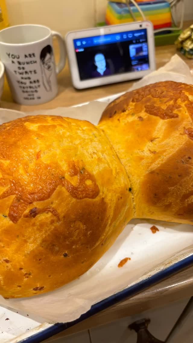 Baking while watching @that_chapter and @miserymachinepodcast - it’s my secret to a good rise! #truecrime #sundaywomanmagazine #moments #baking Baking while watching @that_chapter and @miserymachinepodcast - it’s my secret to a good rise! #truecrime #sundaywomanmagazine #moments #baking