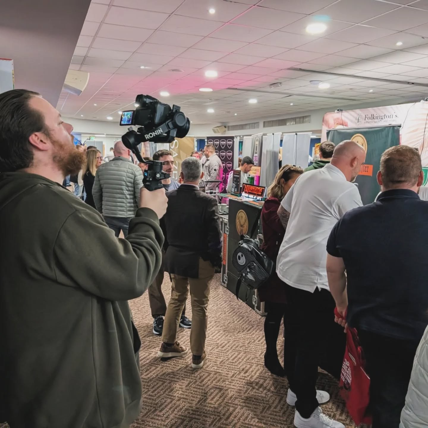We've had a really busy week this week on different projects, both on video shoots and editing π₯π₯
Here's some BTS of an event we filmed yesterday π
Do you have an event which needs video content? Get in touch (link to website in bio)