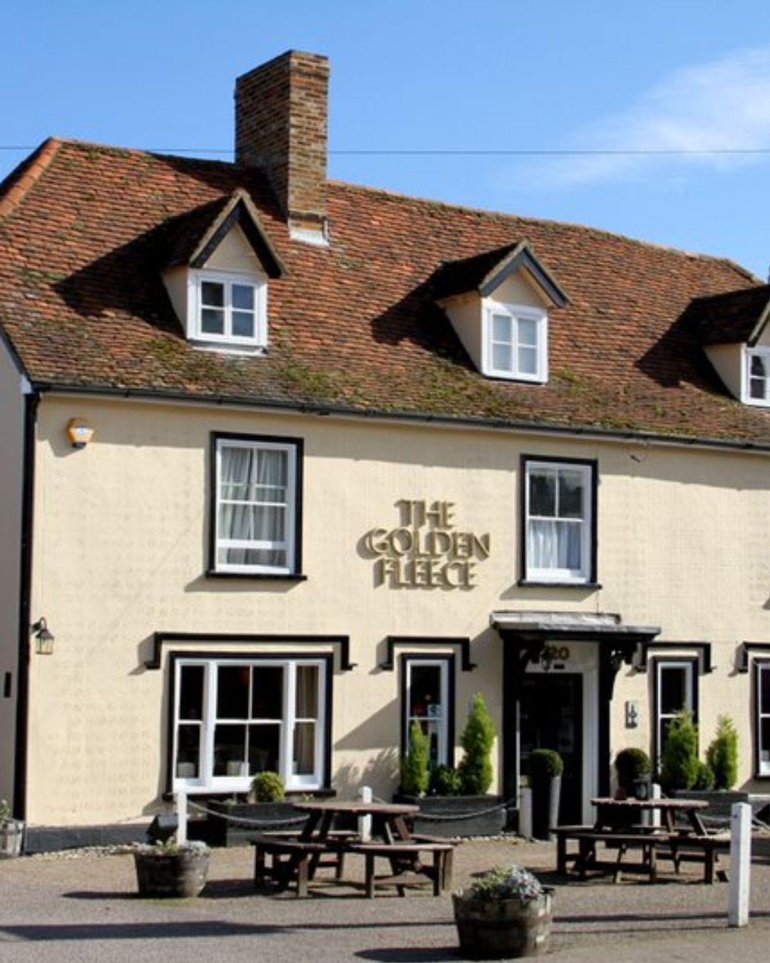 What a beautiful sunny day it is ☀️ the perfect excuse for a leisurely stroll, followed by a relaxing spot of lunch with us at The Golden Fleece 🍽️
Join us for great food, a warm welcome, and the perfect place to sit back and soak up the day.
Food is served:
Wednesday–Saturday lunchtimes: 12pm–2.30pm
Sunday: 12pm–5pm
Wednesday–Thursday evenings: 5.30pm–8pm
Friday & Saturday evenings: 5.30pm–8.30pm
We look forward to welcoming you 🌿
Walk ins | Reservations | Dogs welcome in bar area 🐾
Call to book a table on 01920 823555 ☎️
Book via our website - https://www.goldenfleecebraughing.co.uk/
#goldenfleece20 #thegoldenfleecebraughing #braughing #hertfordshire #pub #pubdining #villagepub #yoello #weekendstroll #publunch