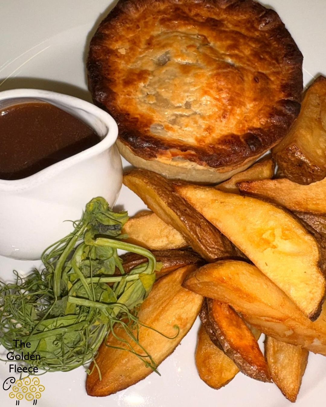 April is here and so are the pie's!
Today we have on the menu;
- Steak and mature cheddar
- Chicken and leek
- Chicken balti
- Potato, mushroom and stout (vegan)
- Spiced butternut squash and chickpea (vegan)
Walk ins | Reservations | Dogs welcome in bar area 🐾
Call to book a table on 01920 823555 ☎️
Book via our website - https://www.goldenfleecebraughing.co.uk/
#goldenfleece20 #thegoldenfleecebraughing #braughing #hertfordshire #pub #pubdining #villagepub #yoello #pienight #comfortfood #pieandmash #pieandchips