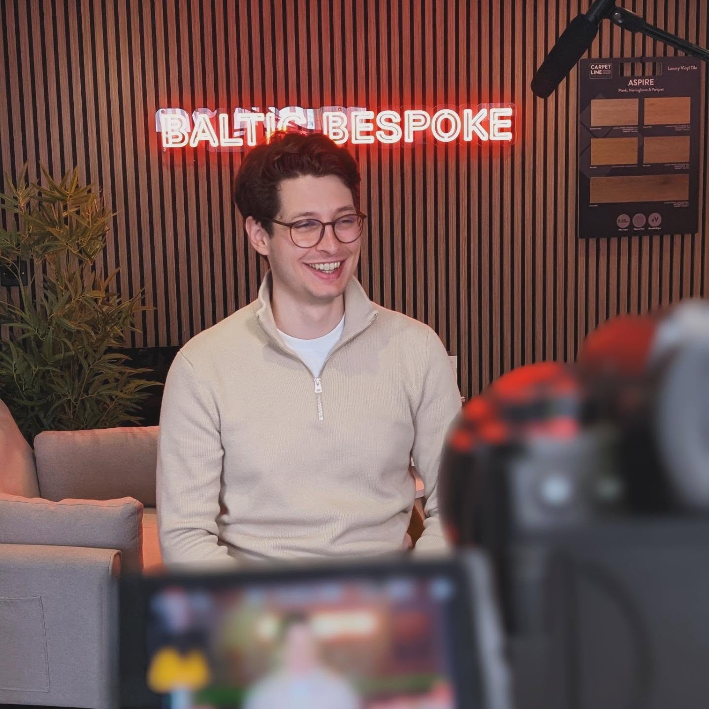 We recently had a great day filming with @virtual_engineering_centre learning more about their partnership with @baltic_bespoke_garden_rooms
We kicked things off by capturing the beautiful garden homes before sitting down for some insightful interviews about the impact of their work together.
Here's a little behind-the-scenes look from the shoot... 🎥✨