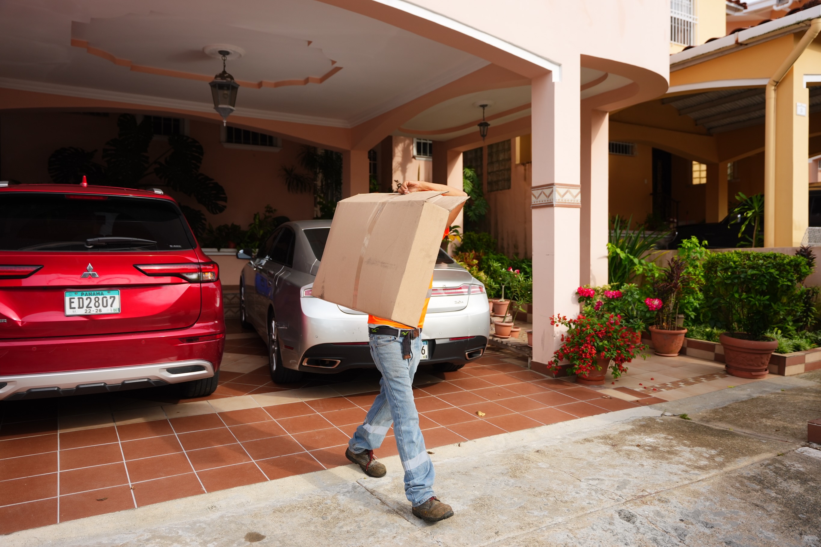 Recorrimos el sector de El Doral para realizar una jornada de recolección de desechos voluminosos, como muebles, colchones, electrodomésticos y otros artículos de gran tamaño.
El objetivo es claro: evitar la acumulación de estos desechos, mantener nuestros espacios limpios y mejorar la calidad de vida de nuestra comunidad.
Seguimos #TrabajandoPorTí #TuBienestarNuestraMisión