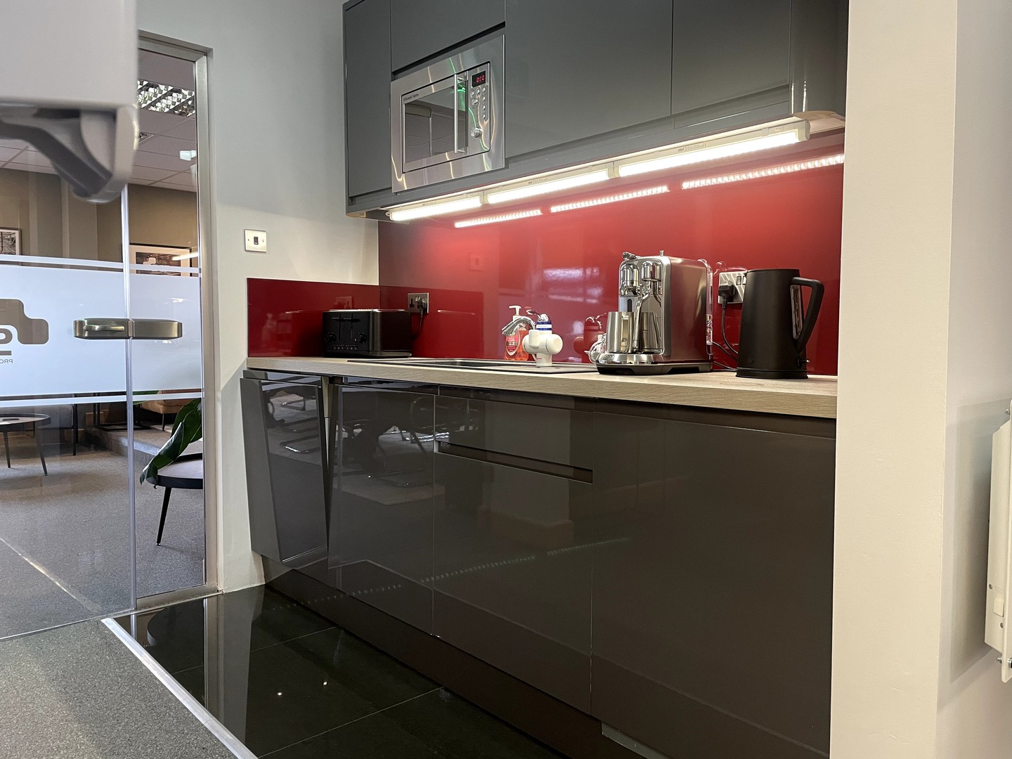 A clean, well-maintained office directly impacts employee focus, morale, and productivity. We offer complete facilities management and regular office cleaning across Southport, Ormskirk, Formby, and Liverpool.
Tailored schedules are available to fit your operational hours.
Contact us to elevate your workplace hygiene π²
#FacilitiesManagement #CommercialCleaning #OfficeClean #GalaxyProclean #MerseysideBusiness